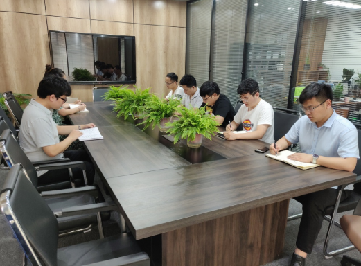 APP開發(fā):選擇外包公司還是選擇自主研發(fā)？
